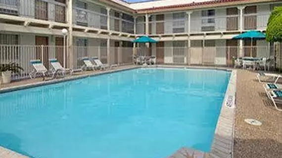 Motel 6 Austin Midtown | Teksas - Austin (ve civarı) - Austin - North Loop