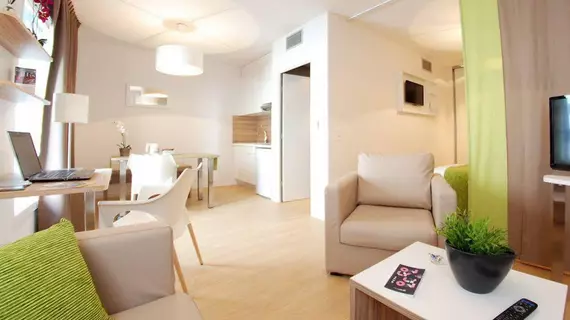 Quality Suites Lyon 7 Lodge | Auvergne-Rhone-Alpes - Rhone (bölge) - Lyon (ve çevresi) - Lyon - Gerland