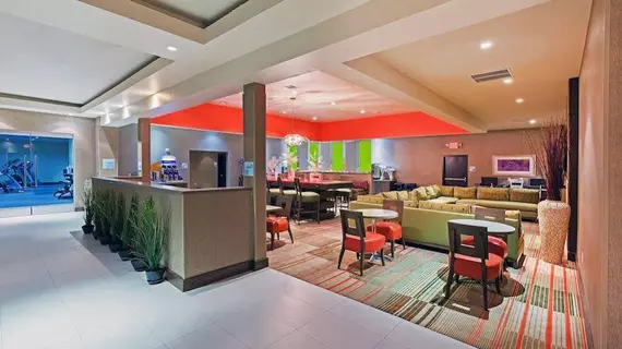 Holiday Inn Express Frisco | Teksas - Dallas (ve civarı) - Frisco