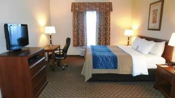 Comfort Inn & Suites Harrisonville | Missouri - Clinton - Harrisonville