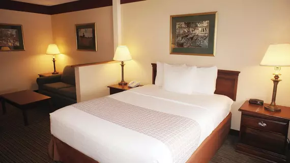 La Quinta Inn & Suites South Burlington | Vermont - Burlington (ve civarı) - South Burlington