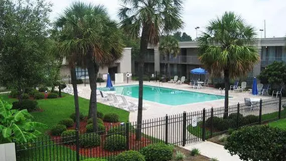 Clarion Inn & Suites Dothan | Alabama - Dothan (ve civarı) - Dothan