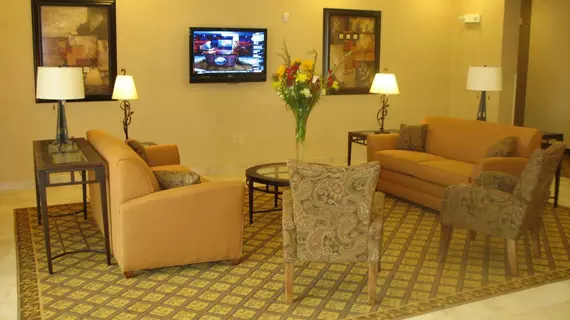 Candlewood Suites Louisville North | Indiana - Jeffersonville - Clarksville (ve civarı) - Clarksville