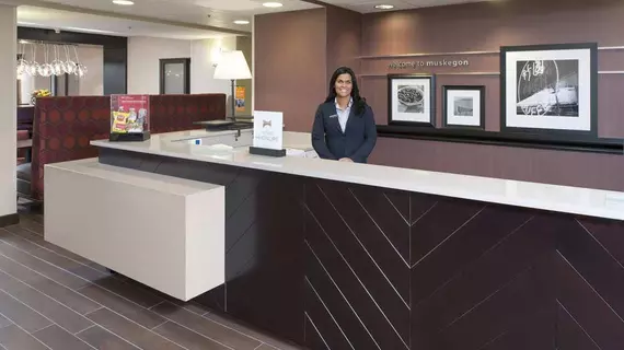 Hampton Inn Muskegon | Michigan - Muskegon (ve civarı) - Norton Shores