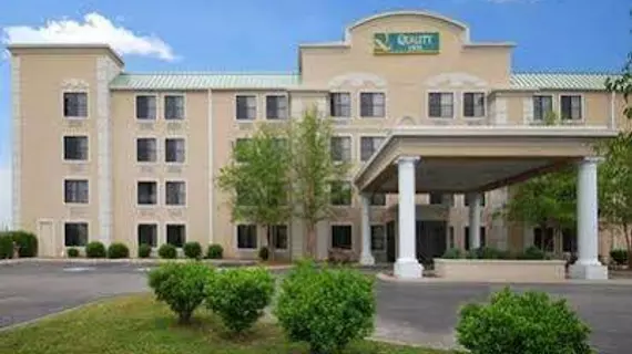 Quality Inn Murfreesboro | Tennessee - Nashville-Davidson - Nashville (ve civarı) - Murfreesboro