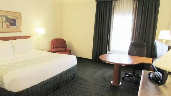 La Quinta Inn & Suites St. Louis Westport | Missouri - St. Louis (ve civarı) - Maryland Heights