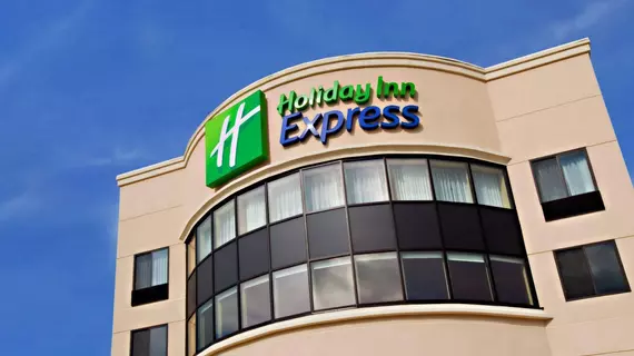 Holiday Inn Express Waterloo-Cedar Falls | Iowa - Waterloo (ve civarı) - Waterloo