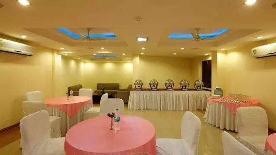 La Sapphire Airport Hotel | Batı Delhi - Ulusal Eyalet Başkenti Delhi - Delhi (ve civarı) - Yeni Delhi