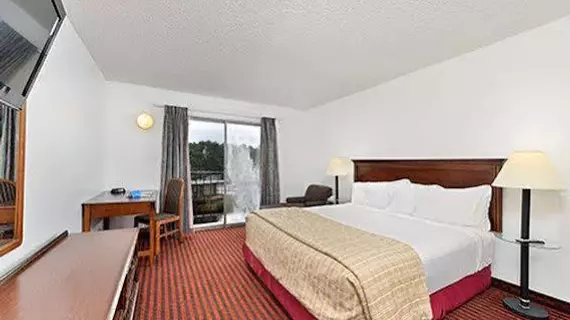 Rodeway Inn & Suites | Oregon - Oregon Coast - Lincoln City