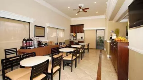 Quality Inn Near Long Beach Airport | Kaliforniya - Los Angeles County - Signal Hill