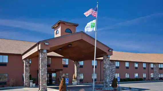 Holiday Inn Express Fremont Angola Area | Indiana - Fremont