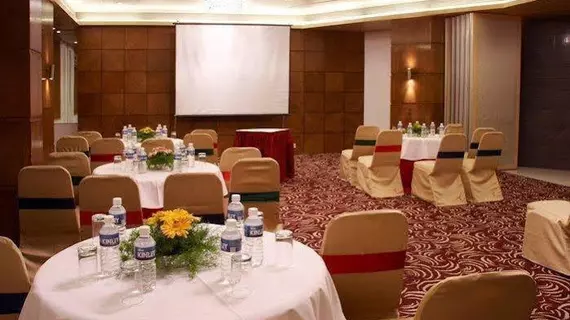 Le Royce Hotel | Maharaştra - Pune Bölgesi - Pune