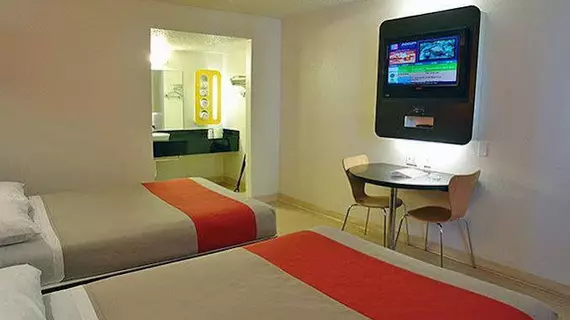 Motel 6 Austin Central - North | Teksas - Austin (ve civarı) - Austin