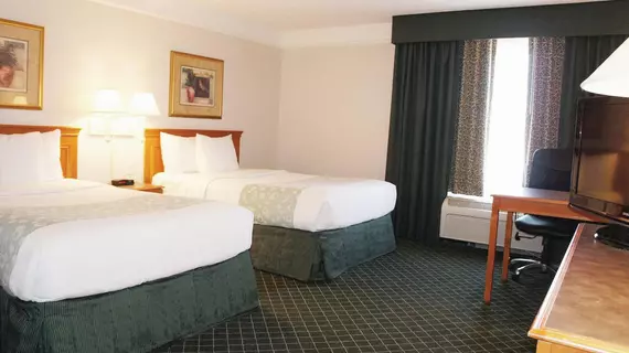 La Quinta Inn & Suites St. Louis Westport | Missouri - St. Louis (ve civarı) - Maryland Heights