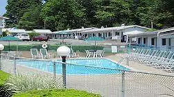 Brookside Motel | New York - George Gölü (ve civarı) - Lake George