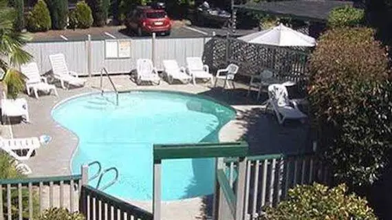 Cedarwood Inn | Oregon - Medford (ve civarı) - Ashland