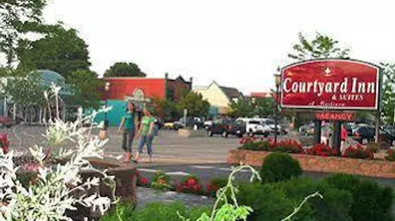 Court Plaza Inn & Suites of Mackinaw | Michigan - Mackinaw City