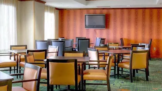 Fairfield Inn & Suites Orlando Near Universal Orlando Resort | Florida - Orlando (ve civarı) - Orlando