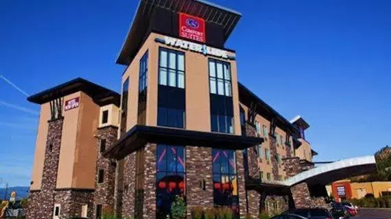 Comfort Suites Kelowna | Britanya Kolombiyası - Kelowna - Rutland