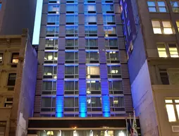 Holiday Inn Express NYC- Herald Square 36th St | New York - New York (ve civarı) - Manhattan - Garment Bölgesi