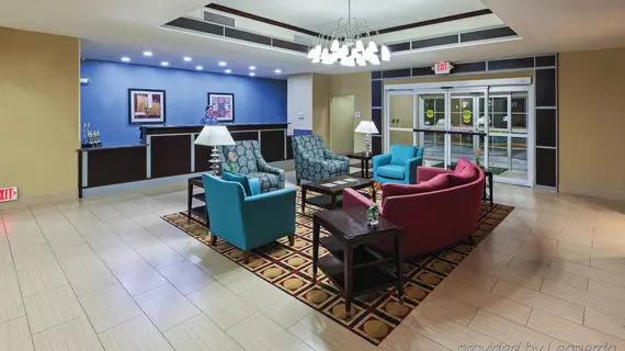 La Quinta Inn & Suites Cleveland | Teksas - Conroe (ve civarı) - Cleveland