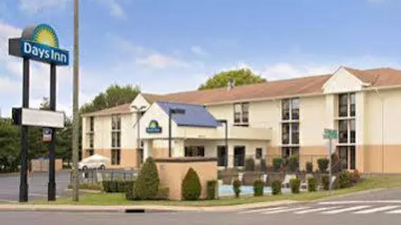 DAYS INN NASHVILLE AT OPRYLAND/MUSIC VALLEY DR | Tennessee - Nashville-Davidson - Nashville (ve civarı) - Nashville - Opryland - Donelson