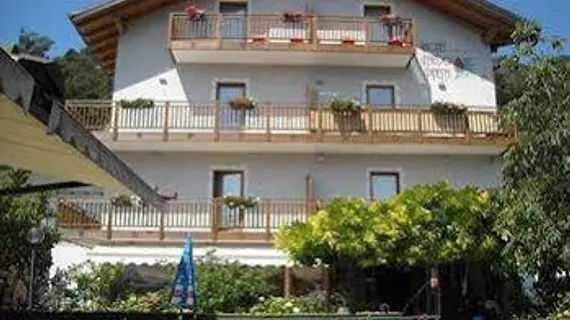 Hotel Faedo Pineta | Trentino-Alto Adige - Trento İli - Faedo