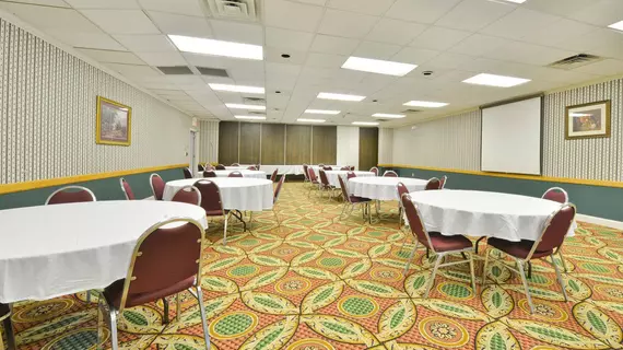 Best Western Holiday Plaza Richmond | Kentucky - Lexington (ve civarı) - Richmond