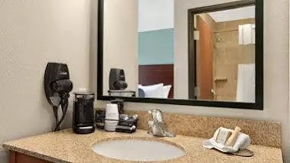 Baymont Inn & Suites | Kuzey Dakota - Minot