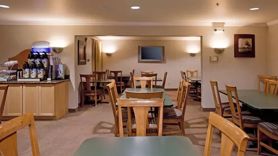 Holiday Inn Express Hotel & Suites - Paso Robles | Kaliforniya - San Luis Obispo (ve civarı) - Paso Robles