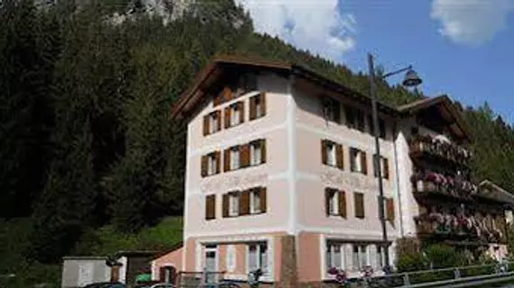 Hotel Villa Agomer | Trentino-Alto Adige - Trento İli - Canazei