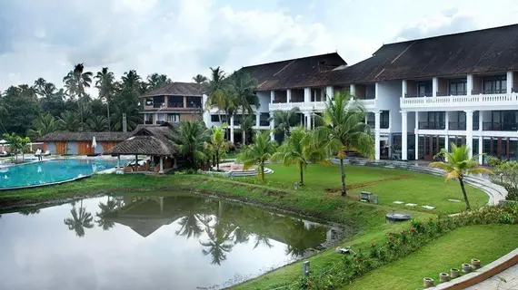 Vasundhara Sarovar Premiere | Kerala - Ernakulam Bölgesi - Koşin (ve civarı) - Cherthala - Vayalar