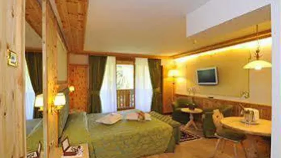 Hotel Lorenzetti | Trentino-Alto Adige - Trento İli - Madonna di Campiglio