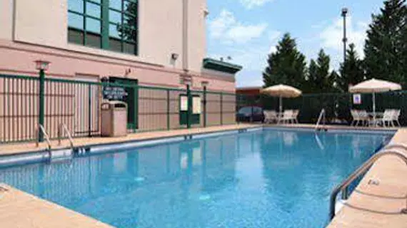 Four Points by Sheraton Nashville Airport | Tennessee - Nashville-Davidson - Nashville (ve civarı) - Nashville - Opryland - Donelson