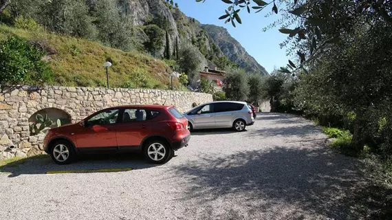 Hotel Augusta Garnì | Lombardy - Brescia (il) - Limone sul Garda