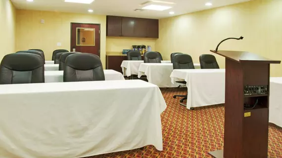 Holiday Inn Express Leesville | Louisiana - Leesville (ve civarı) - New Llano