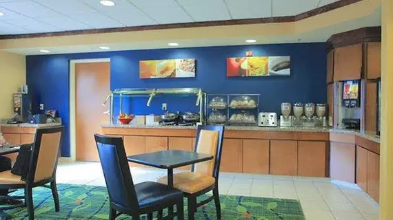 Fairfield Inn and Suites Jacksonville Beach | Florida - Jacksonville (ve civarı) - Jacksonville Beach