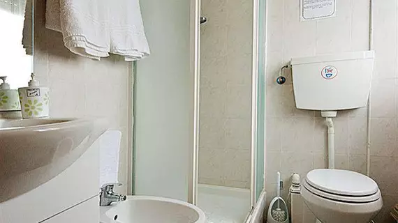 Bijou Rome Guest House | Lazio - Roma (ve civarı) - Campagnano di Roma