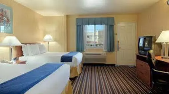 Howard Johnson Inn Salinas | Kaliforniya - Monterey (ve civarı) - Salinas