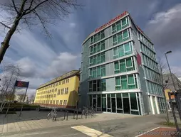 Airporthotel Berlin-Adlershof | Berlin (ve civarı) - Treptow-Koepenick - Adlershof