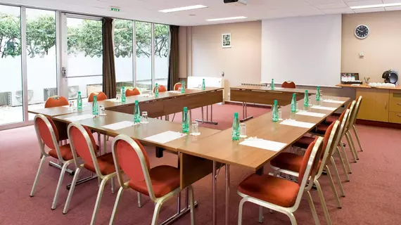 Holiday Inn Clermont-Ferrand | Auvergne-Rhone-Alpes - Puy-de-Dome (bölge) - Clermont-Ferrand