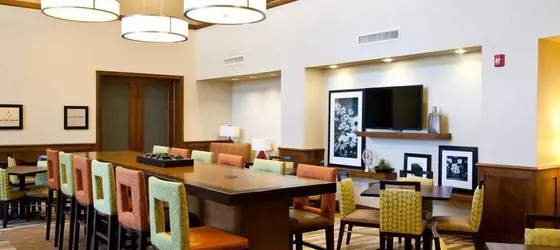 Hampton Inn & Suites Salinas | Kaliforniya - Monterey (ve civarı) - Salinas