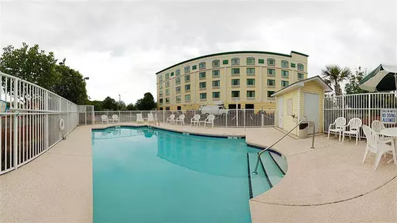 Quality Inn & Suites North Myrtle Beach | Güney Karolayna - Myrtle Plajı (ve civarı) - North Myrtle Beach