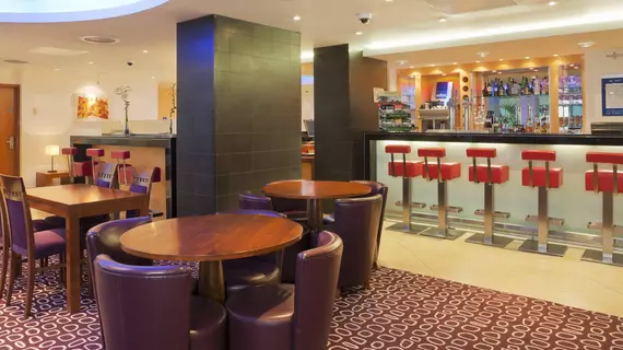 Holiday Inn Express London-Swiss Cottage | Londra (ve civarı) - Camden - Hampstead