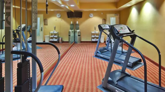 Holiday Inn Express Hotel & Suites Corona | Kaliforniya - Riverside County - Riverside (ve civarı) - Corona