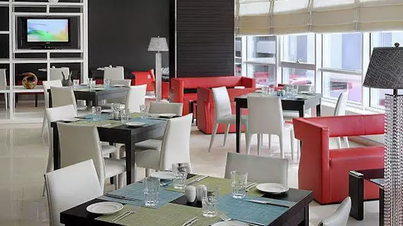 Ramada Encore Doha | Doha (ve civarı) - Doha