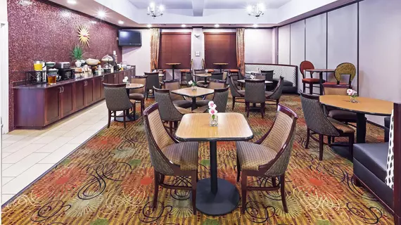 La Quinta Inn & Suites Burleson | Teksas - Fort Worth (ve civarı) - Burleson