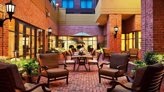 Sheraton Suites Old Town Alexandria | Virginia - İskenderiye