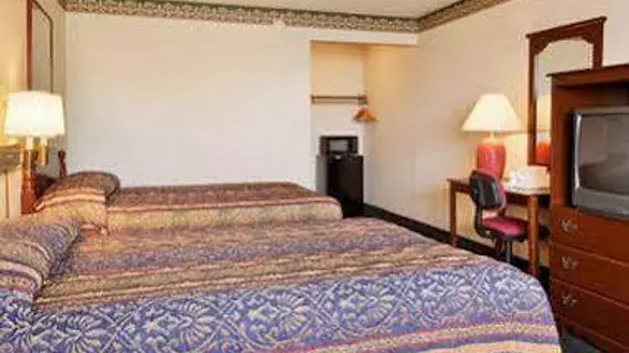 Days Inn Waynesboro | Virginia - Staunton (ve civarı) - Waynesboro