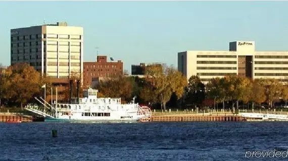 Radisson Hotel La Crosse | Wisconsin - La Crosse (ve civarı) - La Crosse